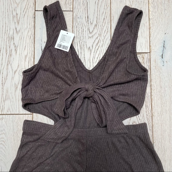 - OUT FROM UNDER COZY RIBBED GREY JUMPSUIT SZ:M NWT - Picture 7 of 9